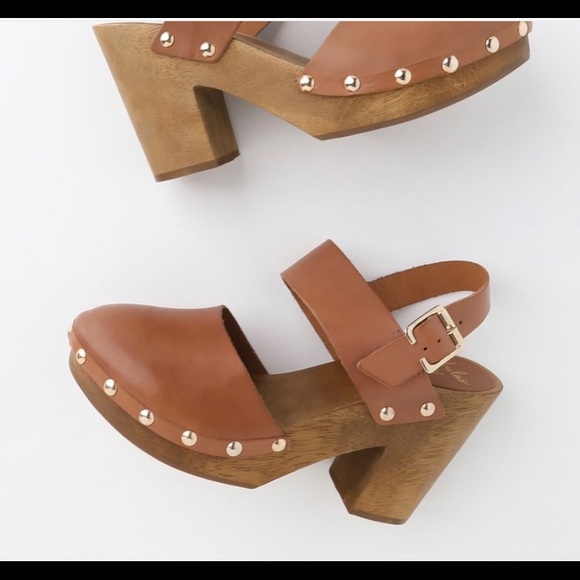 Weslyn Cognac Vachetta Leather Wooden Clog Heels - Picture 3 of 4